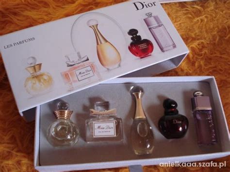 miniaturki perfum douglas